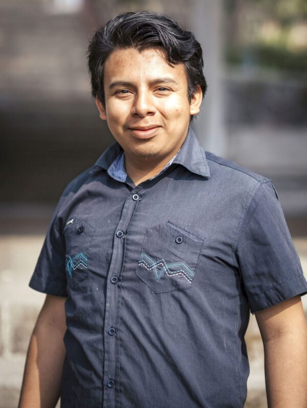 Guatemalan man wearing a dark blue shirt